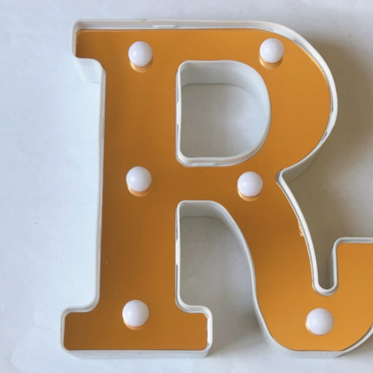 LAMPARA NUMERO LETRA DORADO 0-9 A-Z 16CM