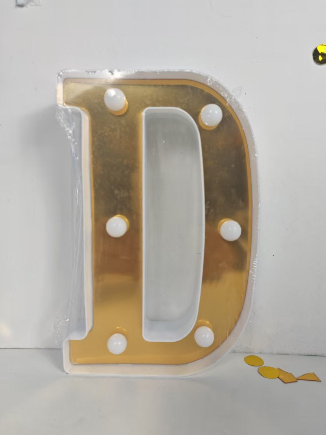 LAMPARA NUMERO LETRA DORADO 0-9 A-Z 21CM