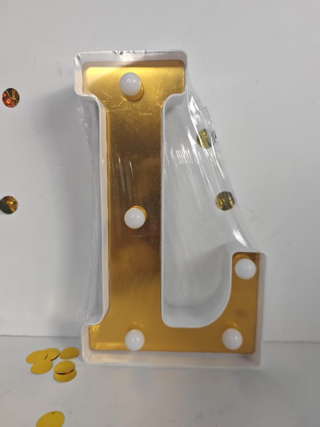 LAMPARA NUMERO LETRA DORADO 0-9 A-Z 21CM