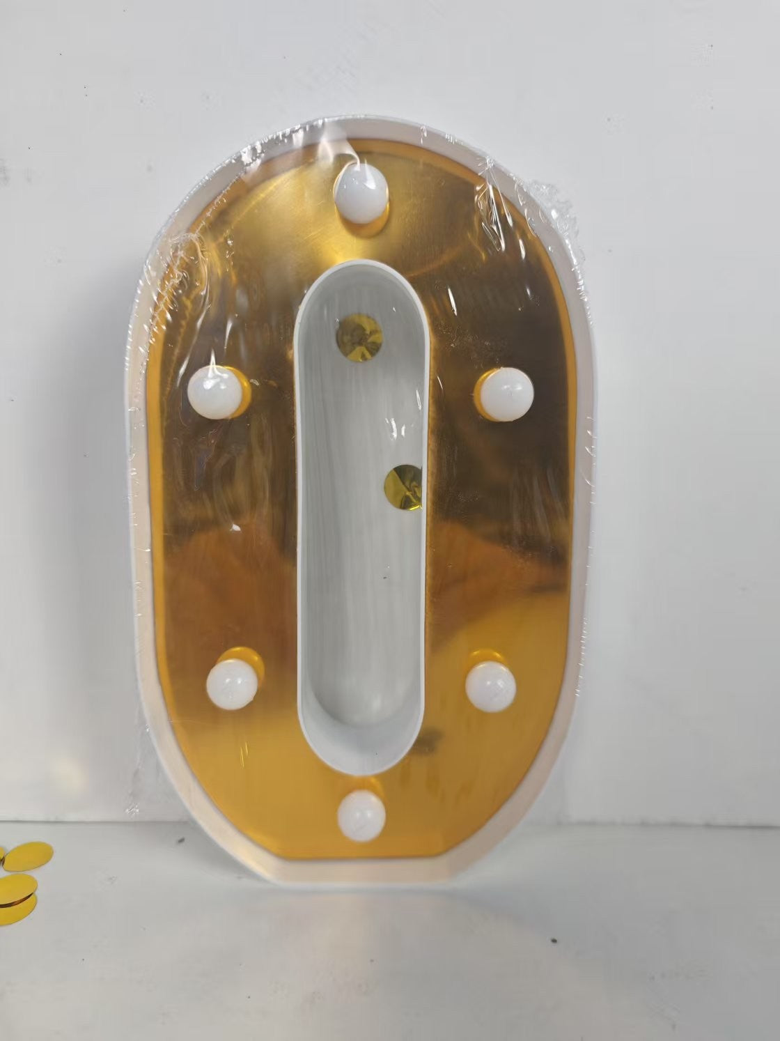 LAMPARA NUMERO LETRA DORADO 0-9 A-Z 21CM