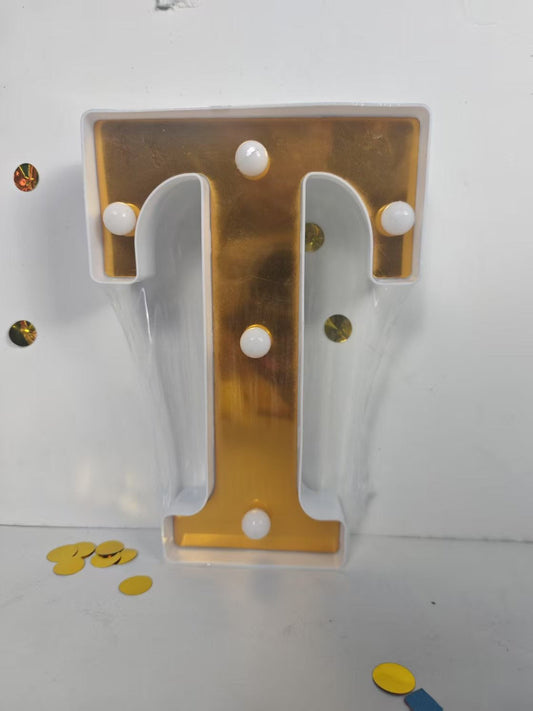 LAMPARA NUMERO LETRA DORADO 0-9 A-Z 21CM