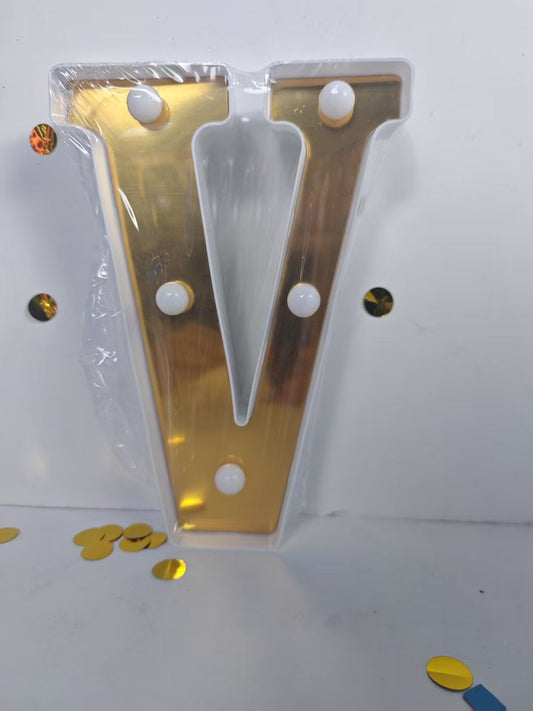 LAMPARA NUMERO LETRA DORADO 0-9 A-Z 21CM