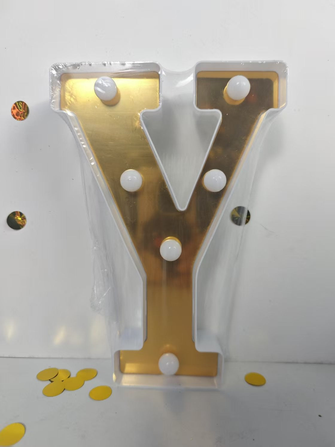 LAMPARA NUMERO LETRA DORADO 0-9 A-Z 21CM