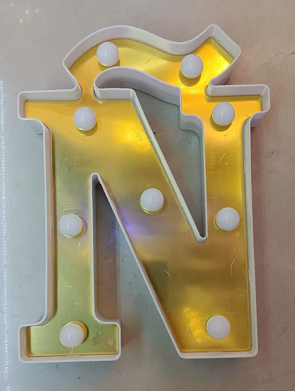 LAMPARA NUMERO LETRA DORADO 0-9 A-Z 21CM